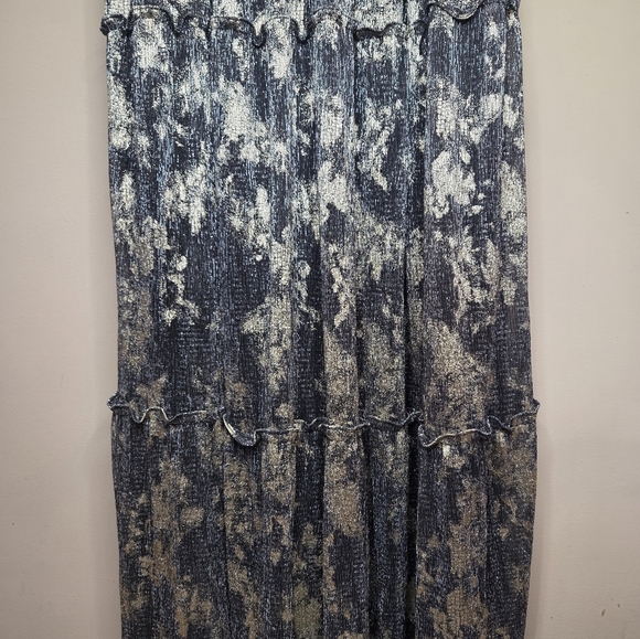 TAYLOR Elegant Floral Halter Dress NEW. - Picture 7 of 13